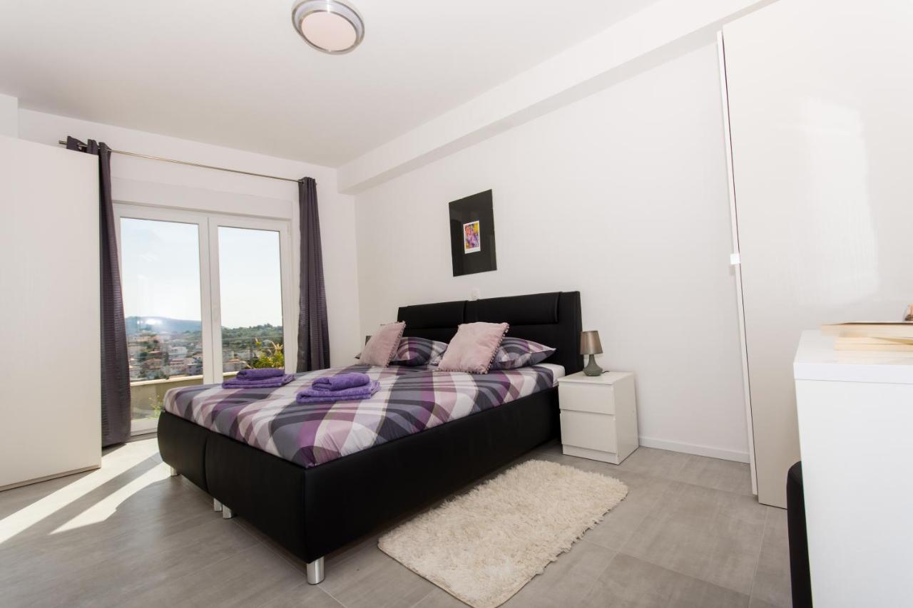 Apartment Julia Trogir Buitenkant foto