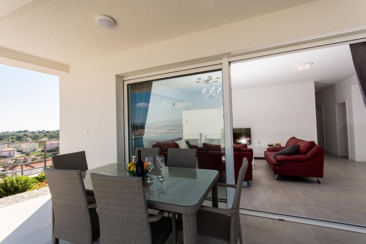 Apartment Julia Trogir Buitenkant foto