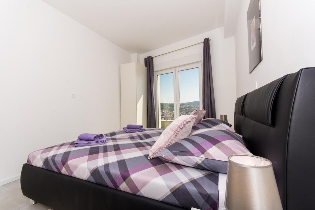 Apartment Julia Trogir Buitenkant foto