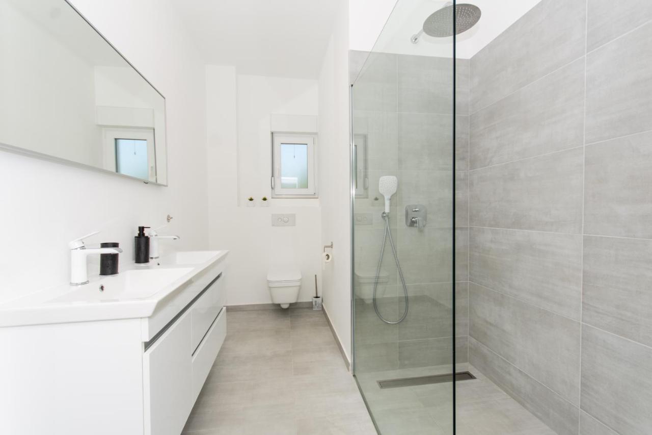 Apartment Julia Trogir Buitenkant foto