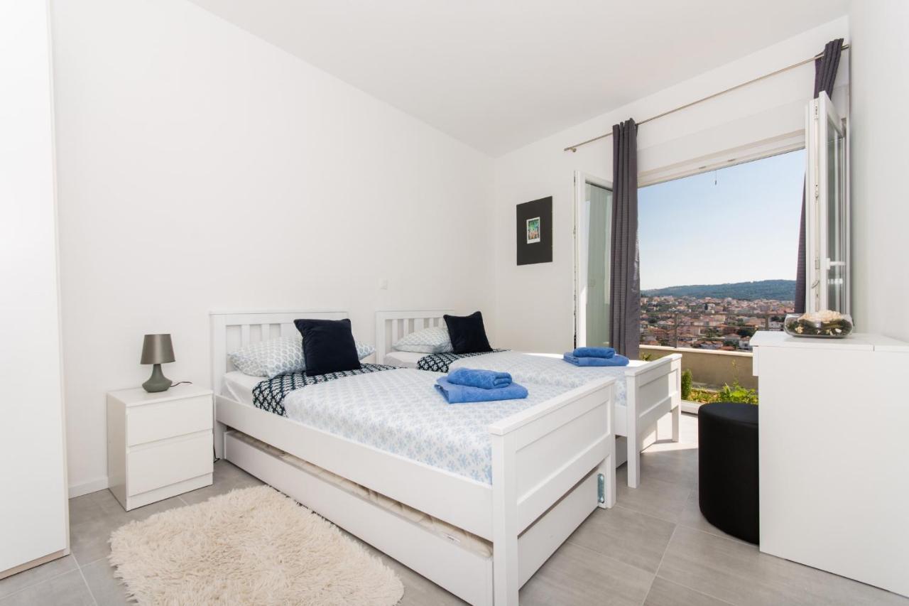 Apartment Julia Trogir Buitenkant foto