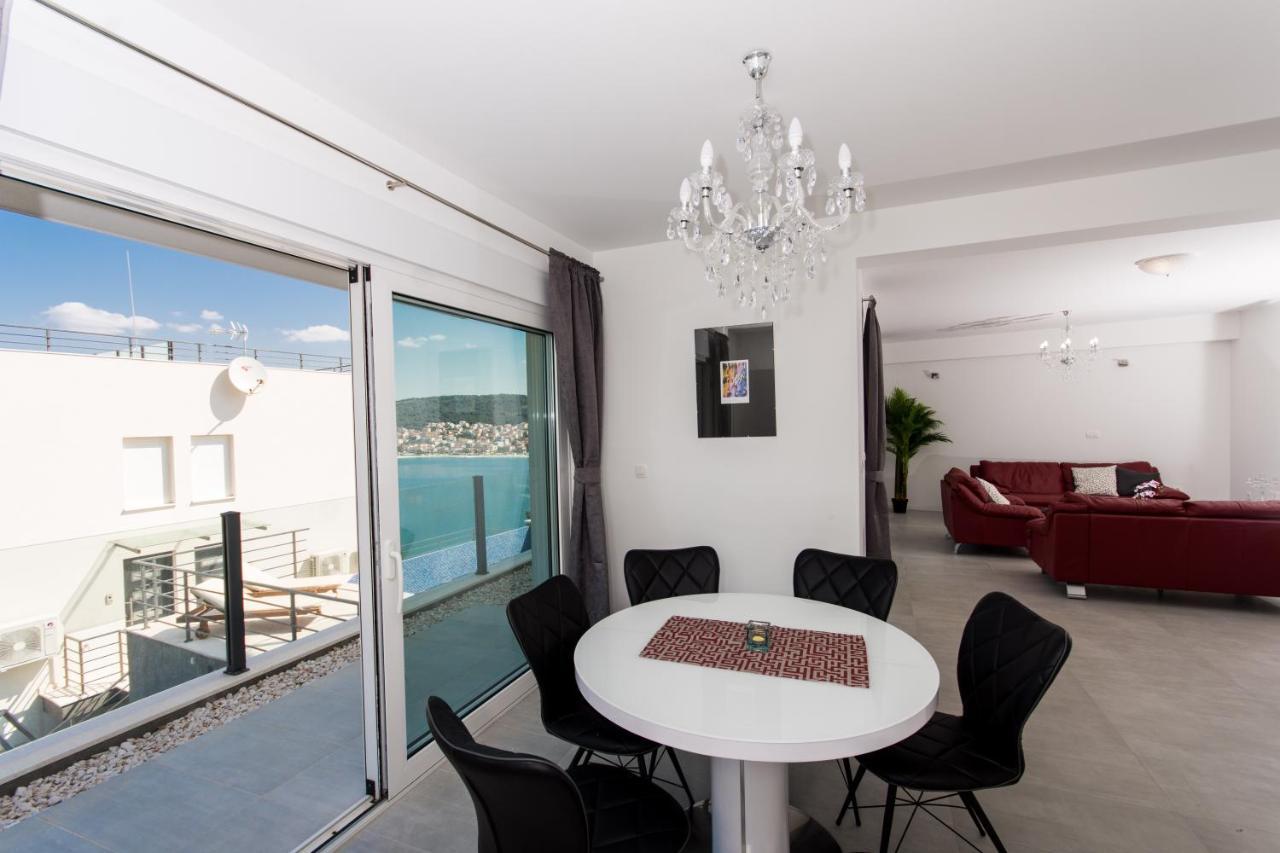 Apartment Julia Trogir Buitenkant foto