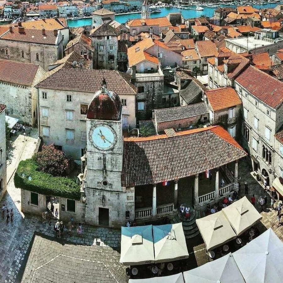 Apartment Julia Trogir Buitenkant foto