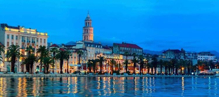 Apartment Julia Trogir Buitenkant foto