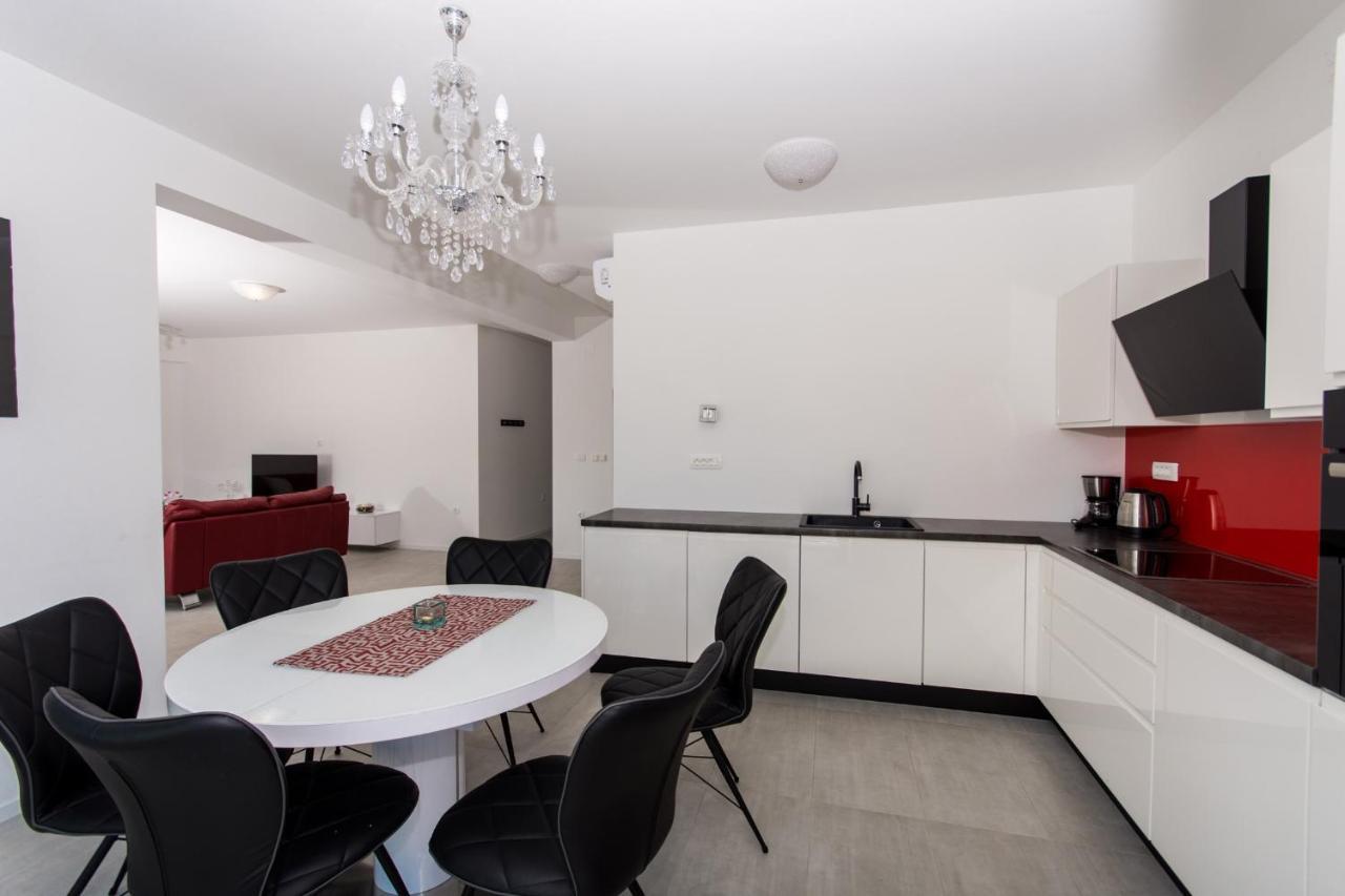 Apartment Julia Trogir Buitenkant foto