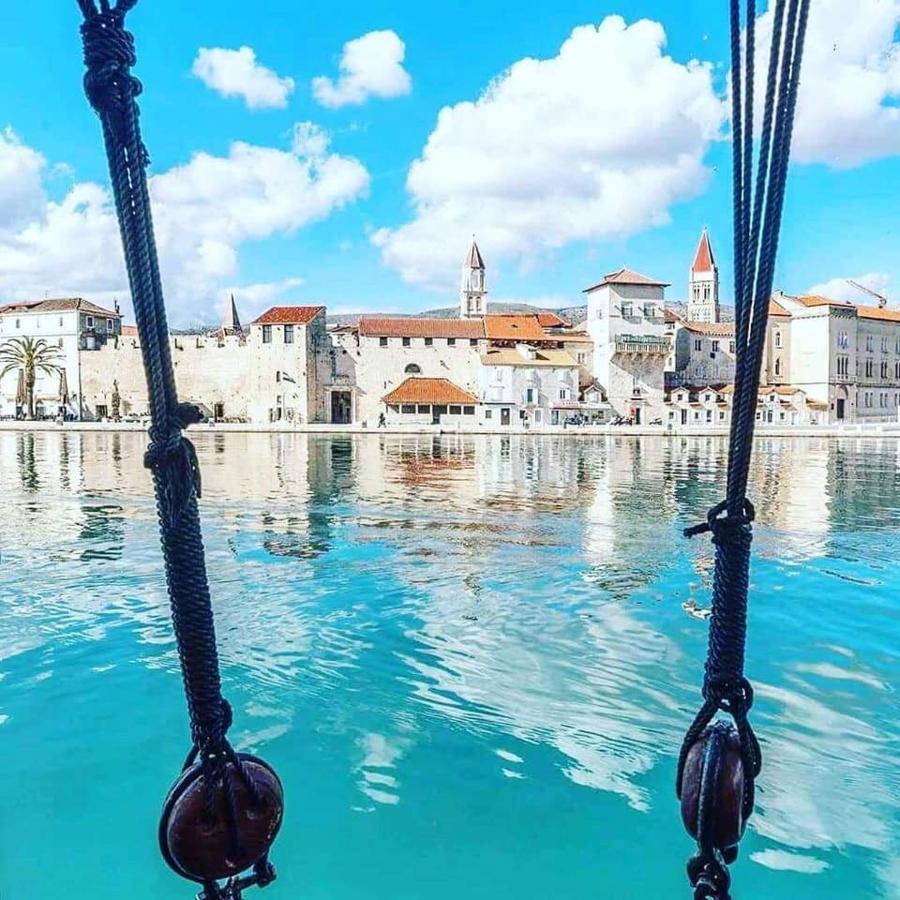Apartment Julia Trogir Buitenkant foto