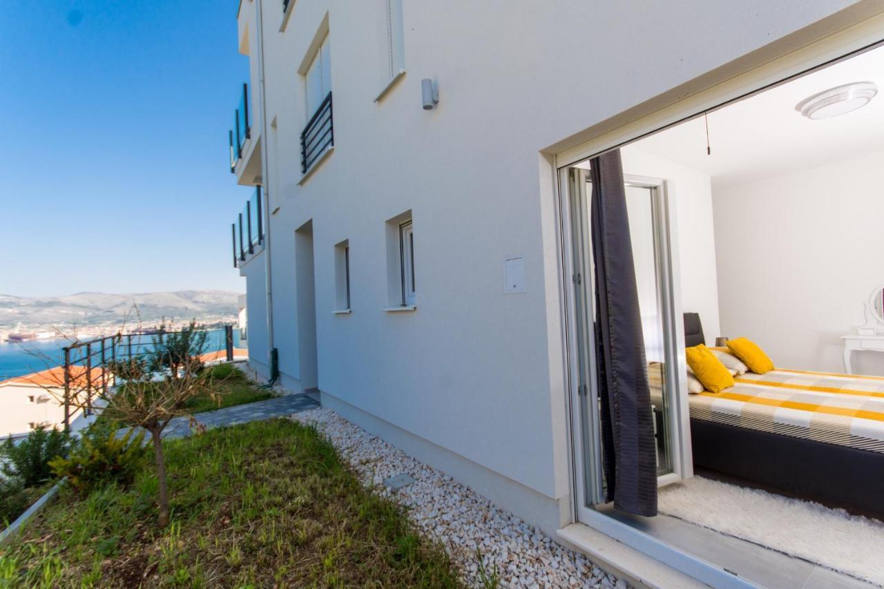 Apartment Julia Trogir Buitenkant foto