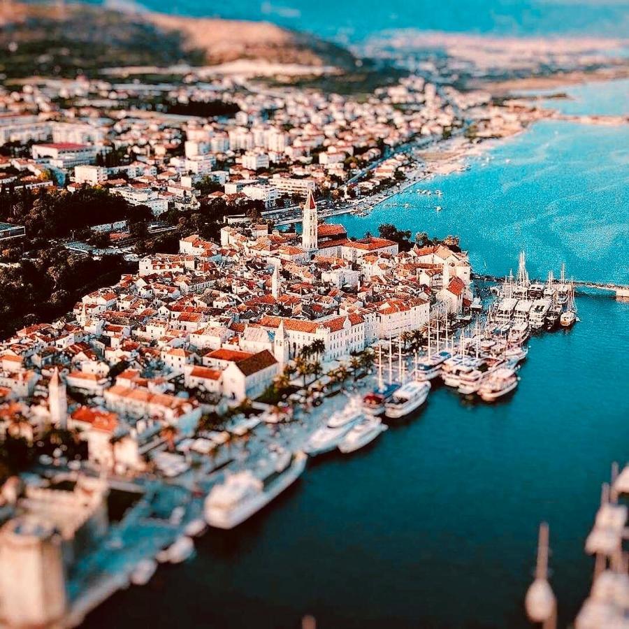 Apartment Julia Trogir Buitenkant foto